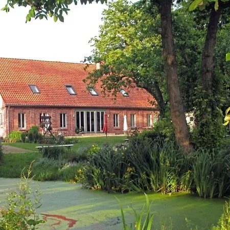 Birnengarten Am Pfarrgarten Starkow * Velgast